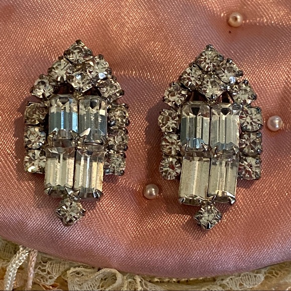 Vintage Rhinestone Clip On Earrings - Picture 2 of 6